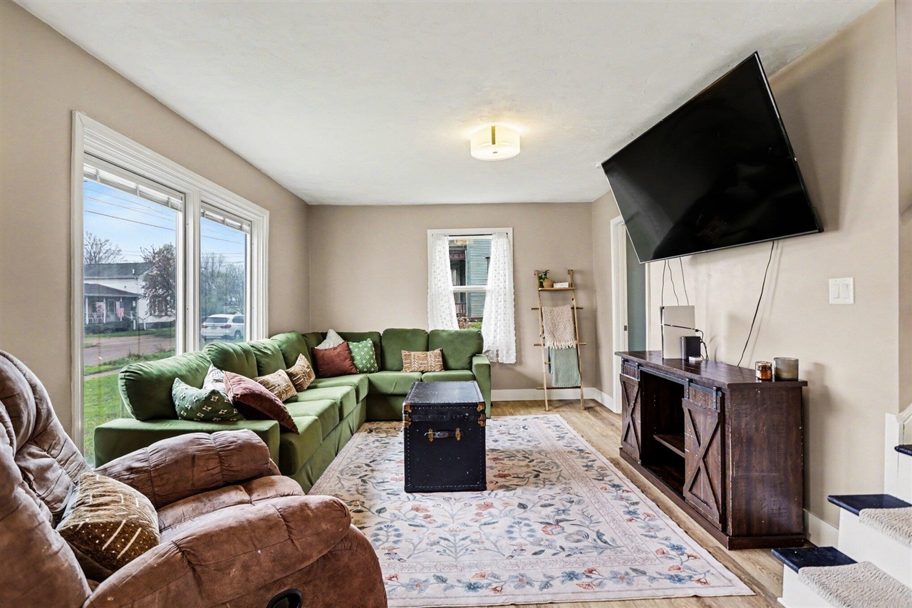 112 W Spruce Street, Marshall, MI, 49068-1852