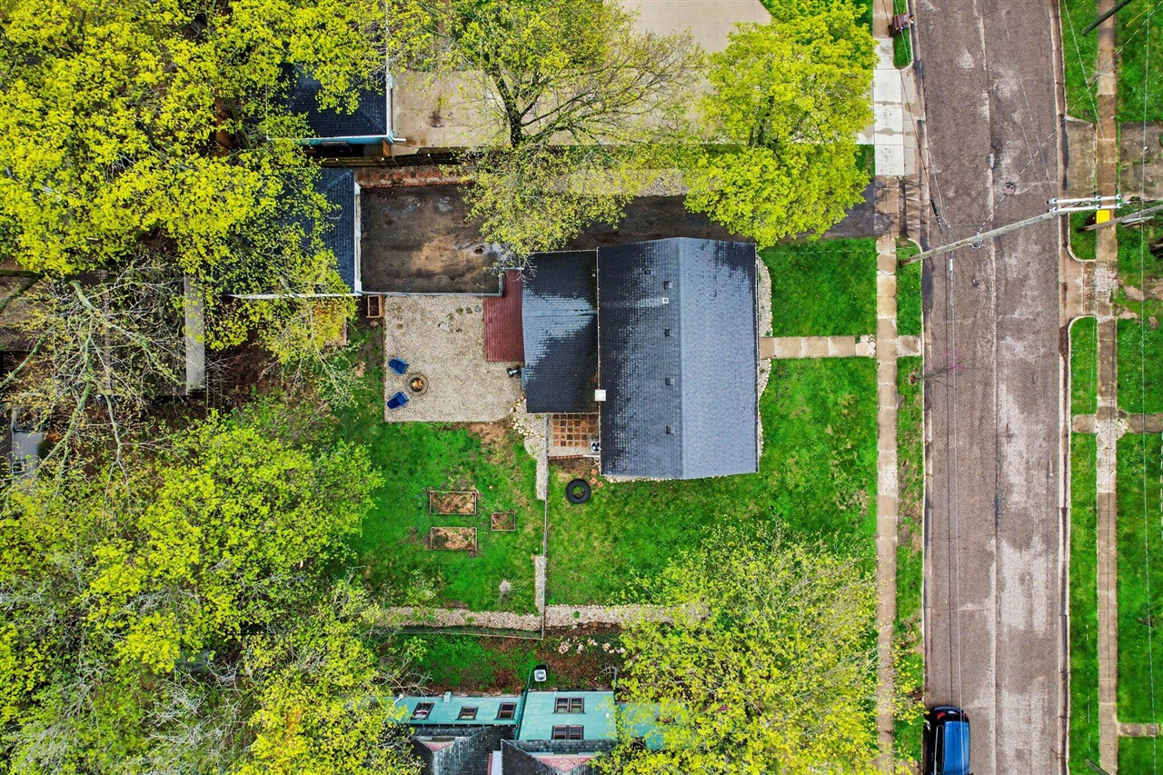 112 W Spruce Street, Marshall, MI, 49068-1852