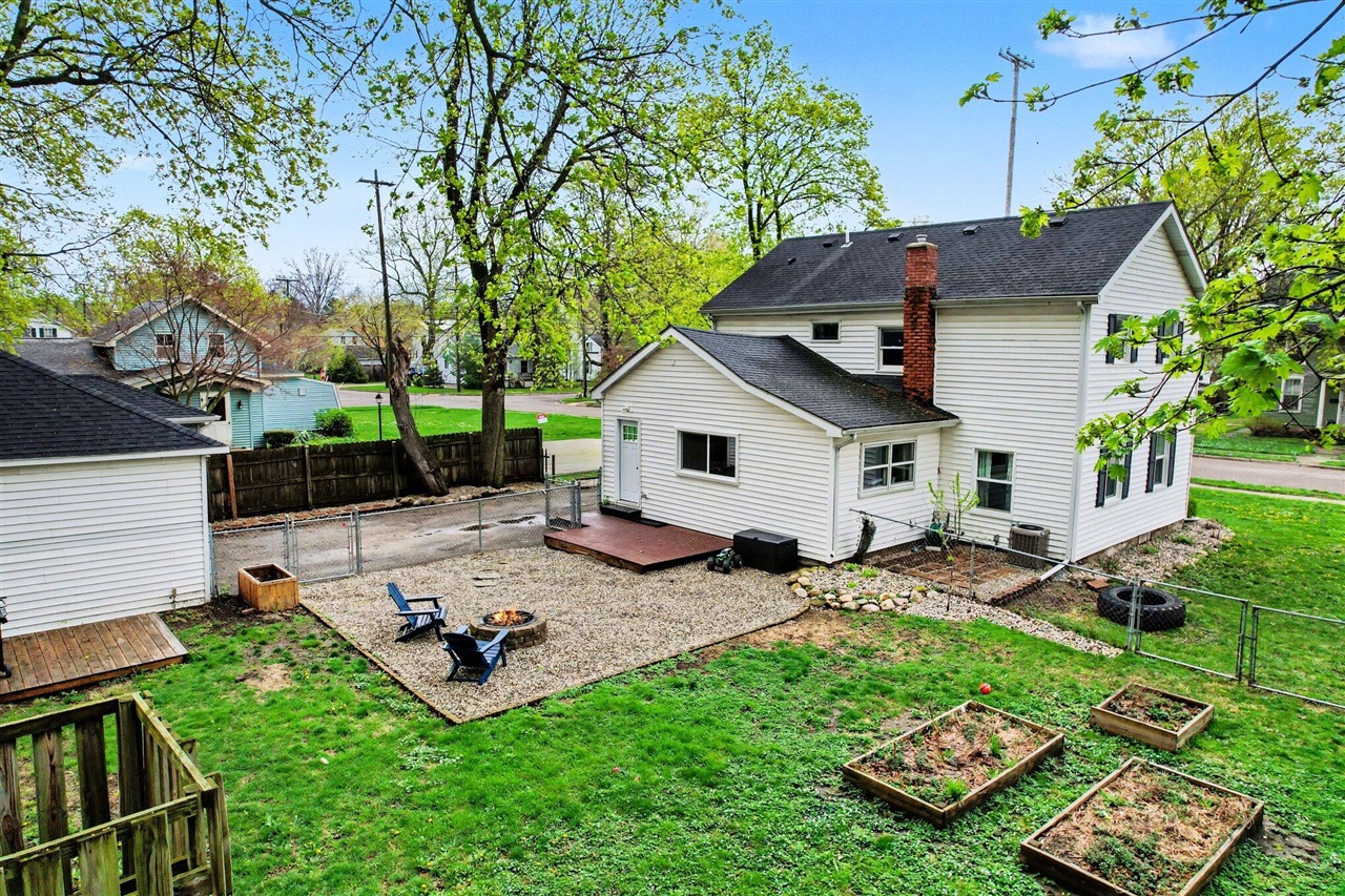 112 W Spruce Street, Marshall, MI, 49068-1852