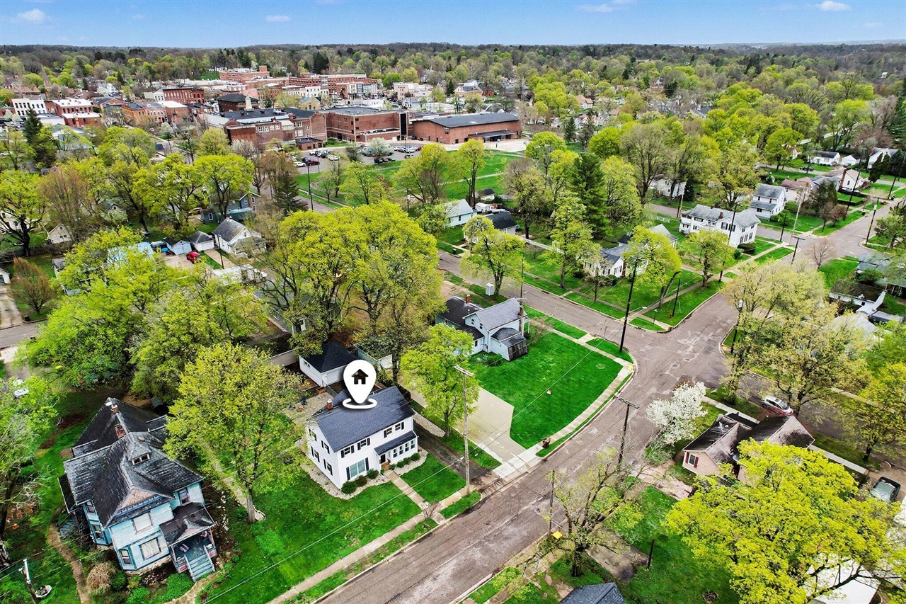 112 W Spruce Street, Marshall, MI, 49068-1852