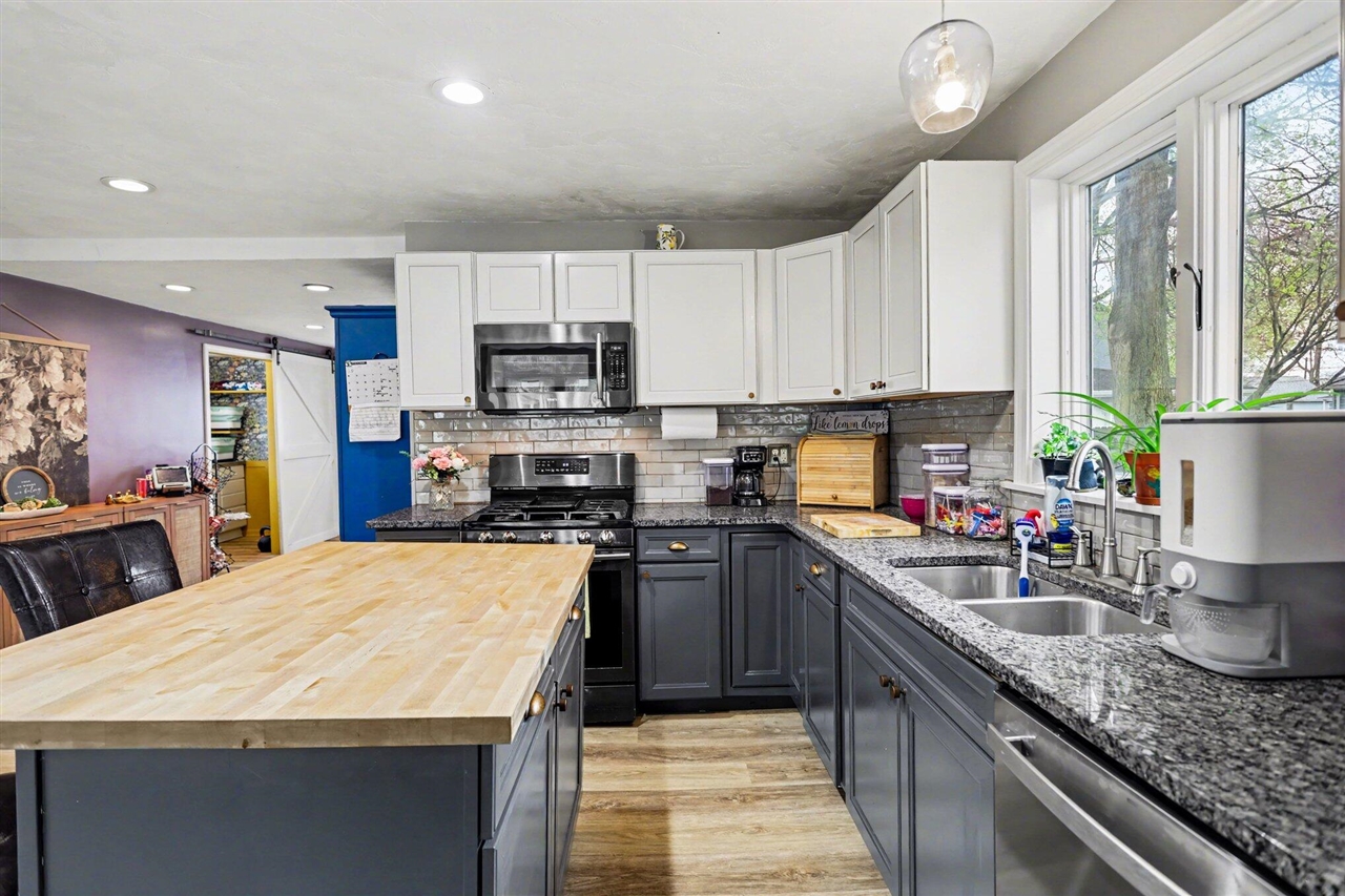 112 W Spruce Street, Marshall, MI, 49068-1852