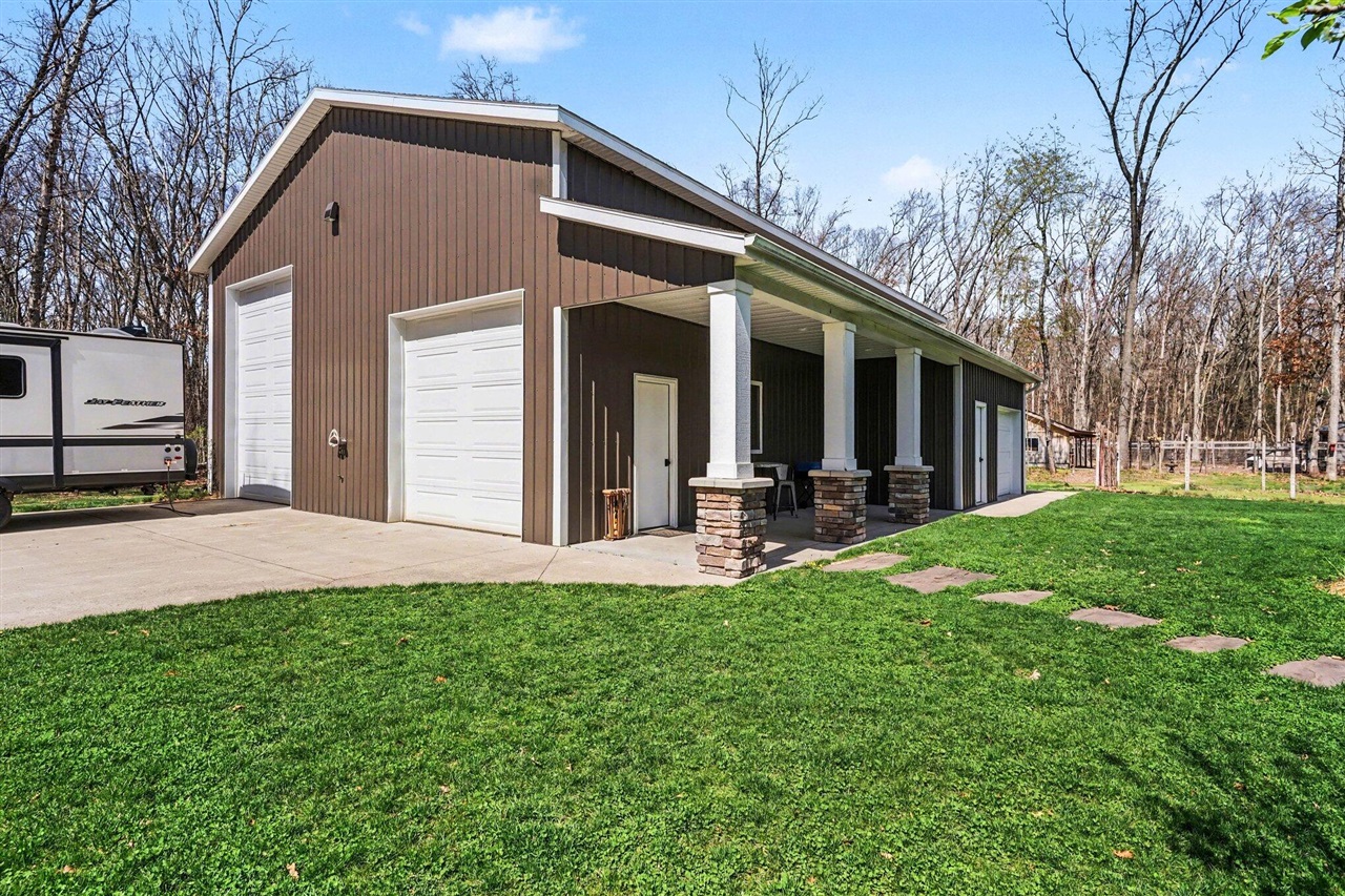 5327 128th Avenue, Fennville, MI, 49408-9472