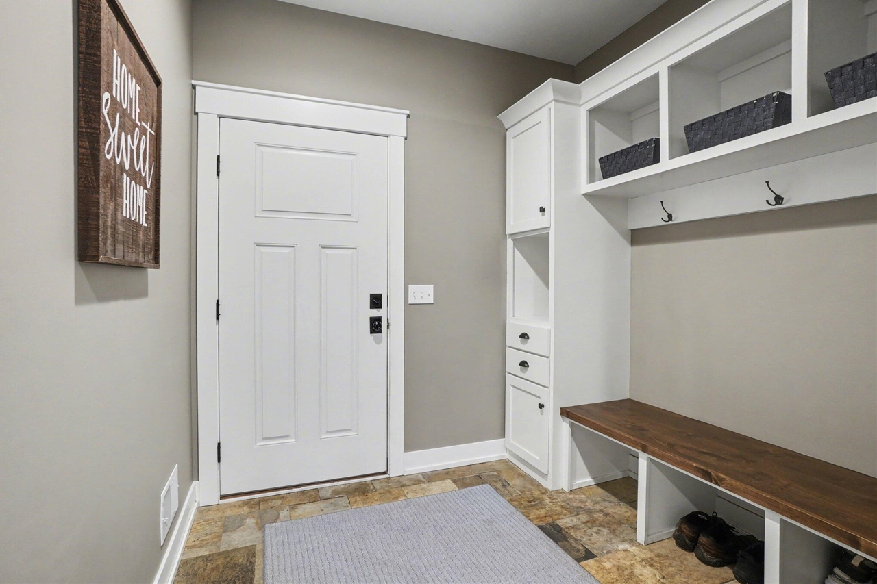 5327 128th Avenue, Fennville, MI, 49408-9472