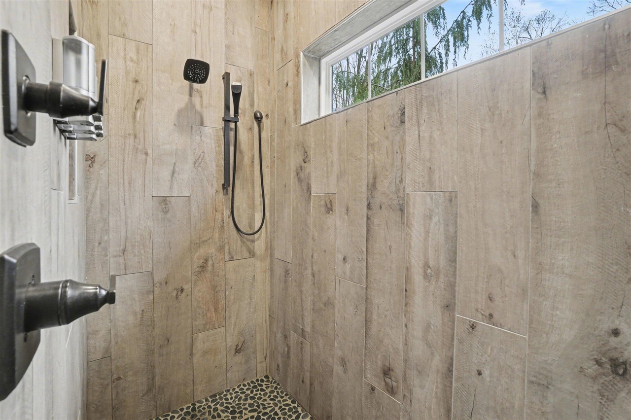 5327 128th Avenue, Fennville, MI, 49408-9472