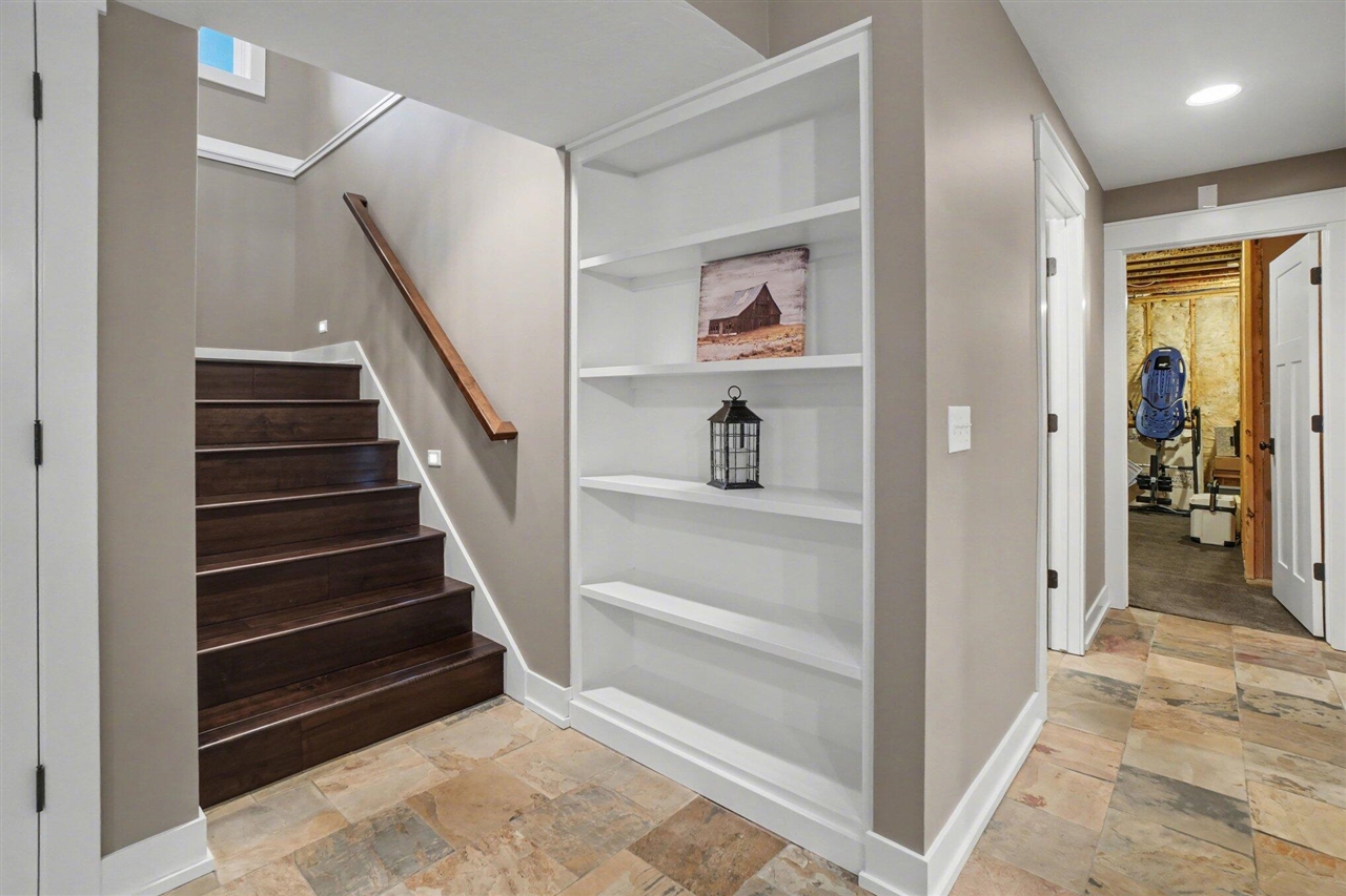 5327 128th Avenue, Fennville, MI, 49408-9472