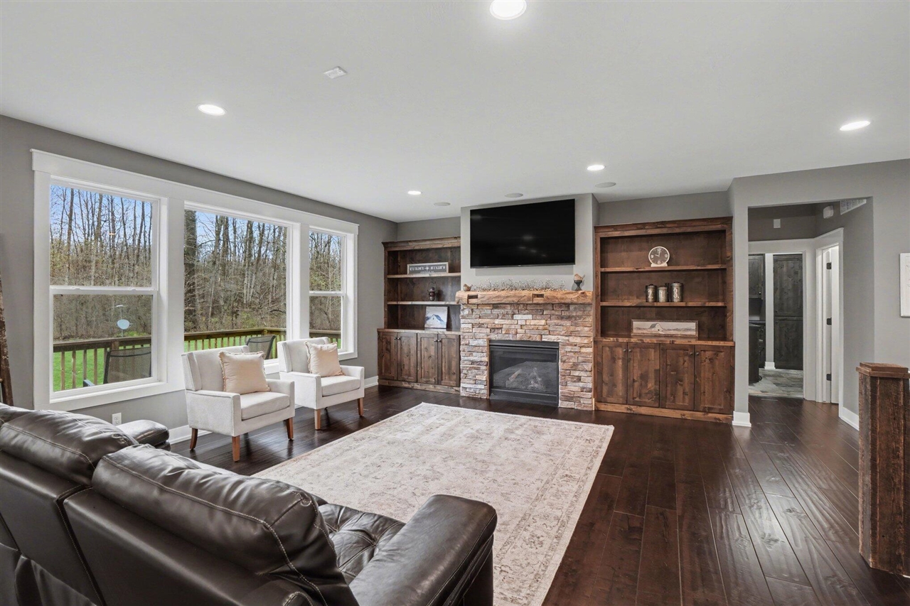 5327 128th Avenue, Fennville, MI, 49408-9472