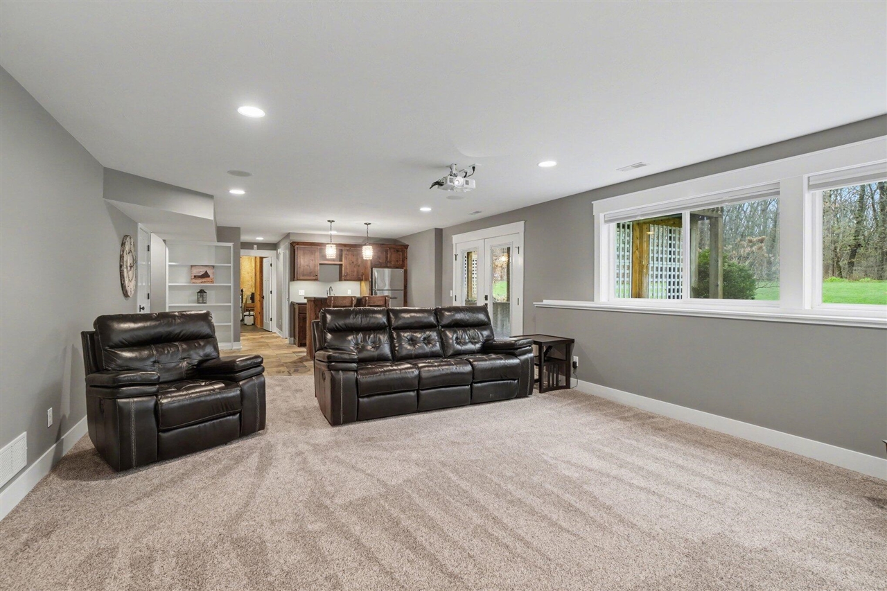 5327 128th Avenue, Fennville, MI, 49408-9472