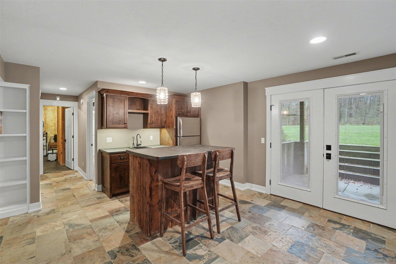 5327 128th Avenue, Fennville, MI, 49408-9472