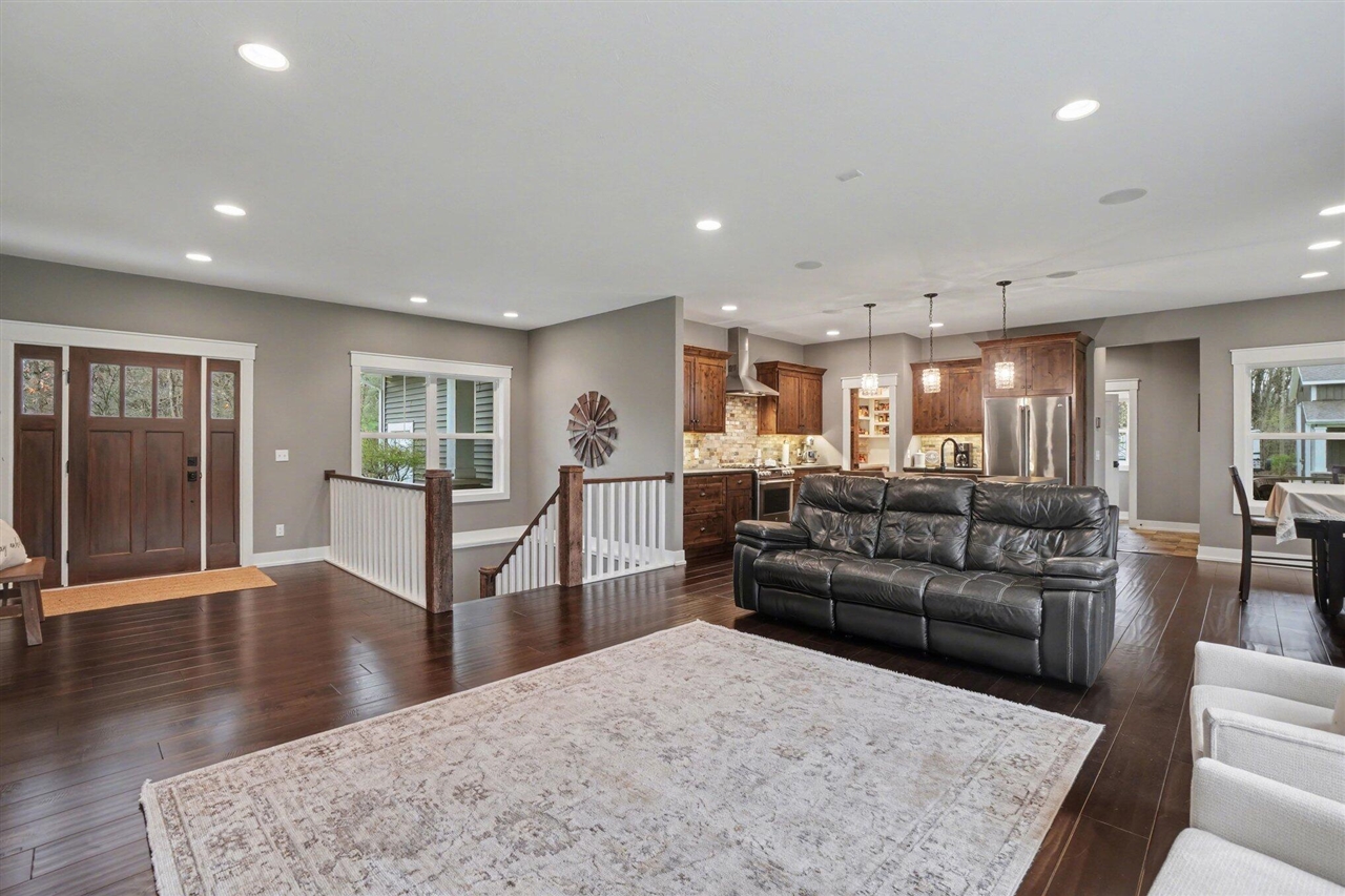 5327 128th Avenue, Fennville, MI, 49408-9472