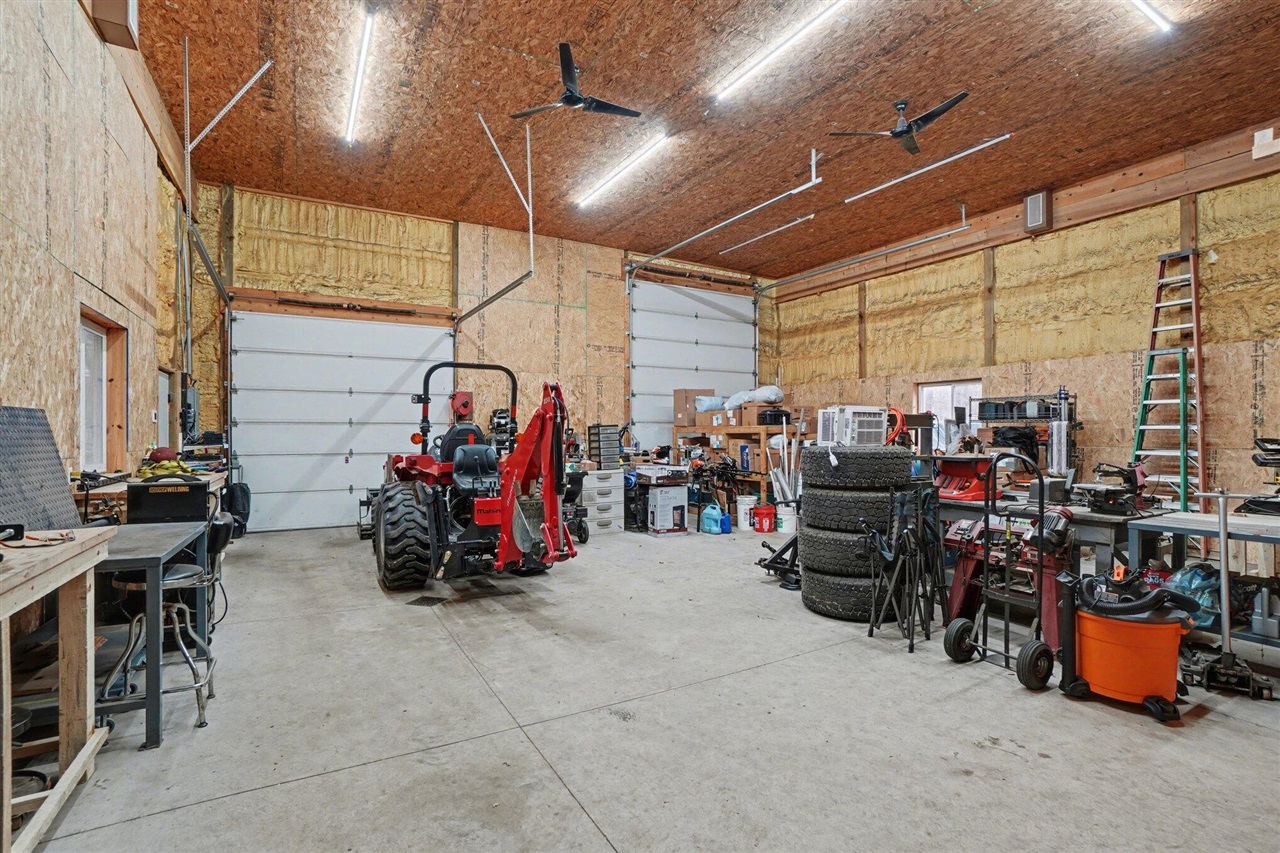 5327 128th Avenue, Fennville, MI, 49408-9472