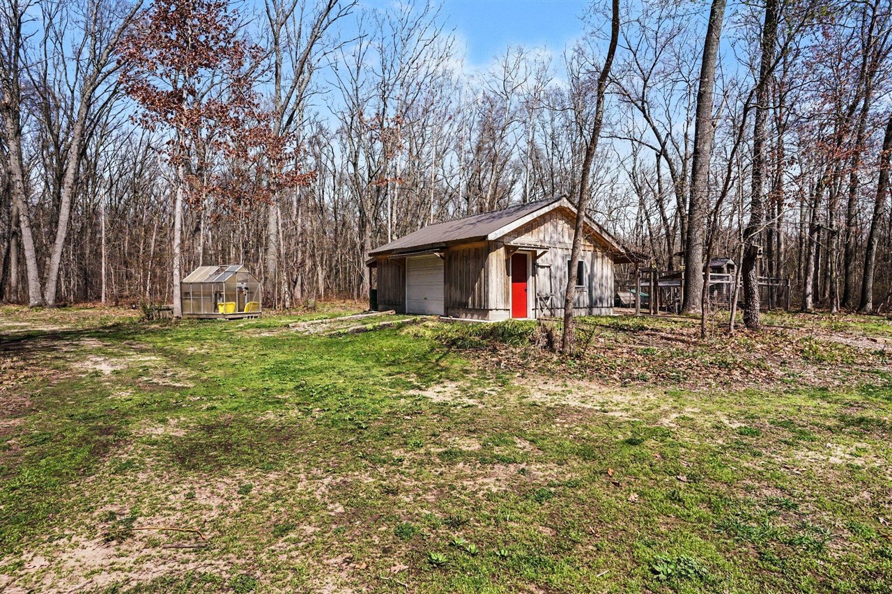 5327 128th Avenue, Fennville, MI, 49408-9472