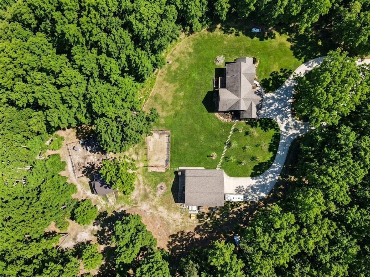 5327 128th Avenue, Fennville, MI, 49408-9472