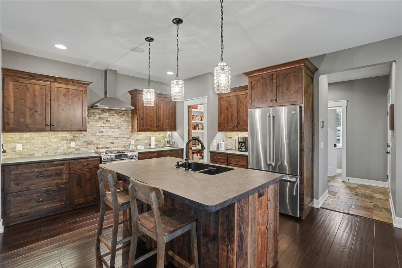 5327 128th Avenue, Fennville, MI, 49408-9472