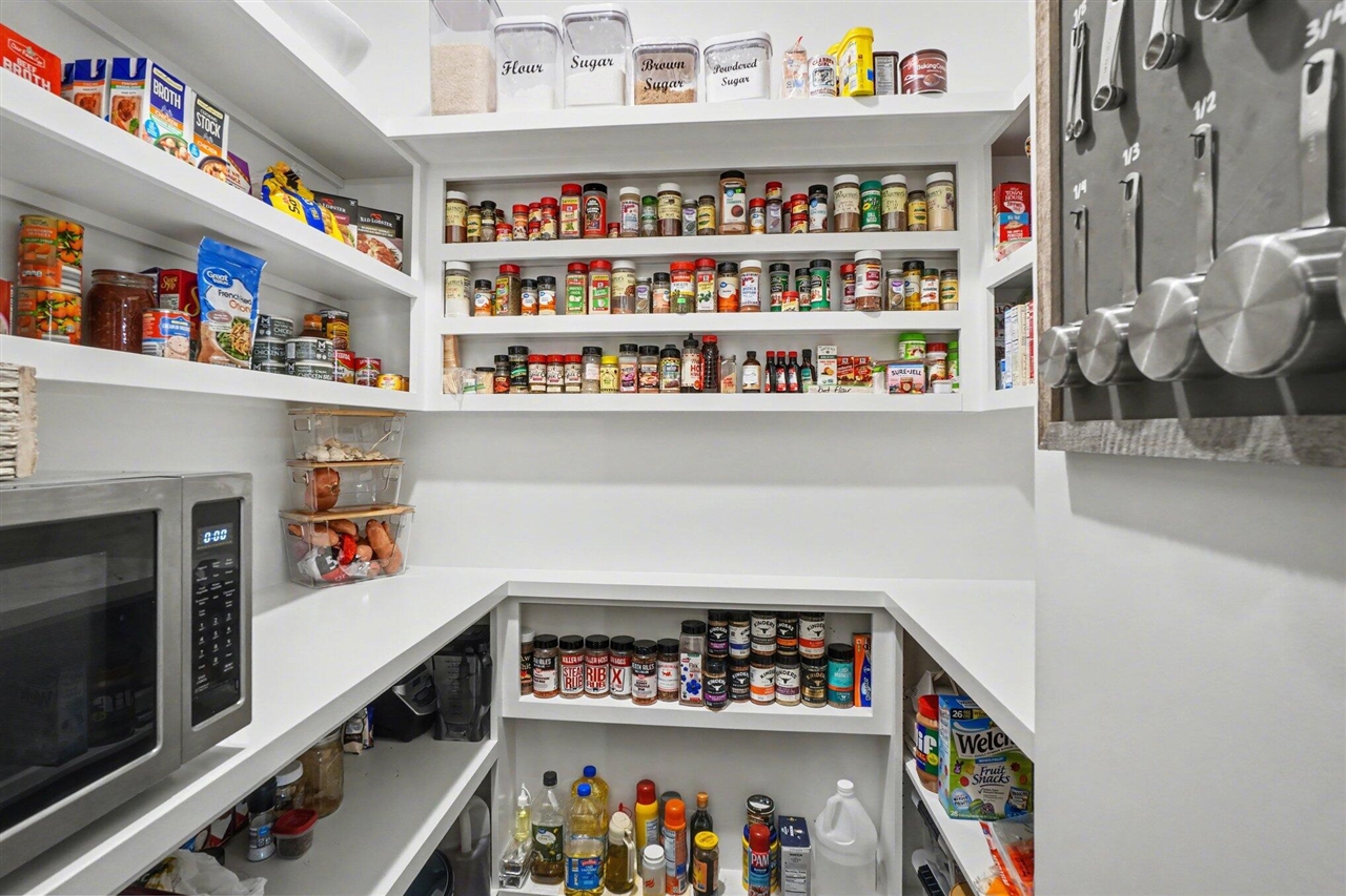 5327 128th Avenue, Fennville, MI, 49408-9472