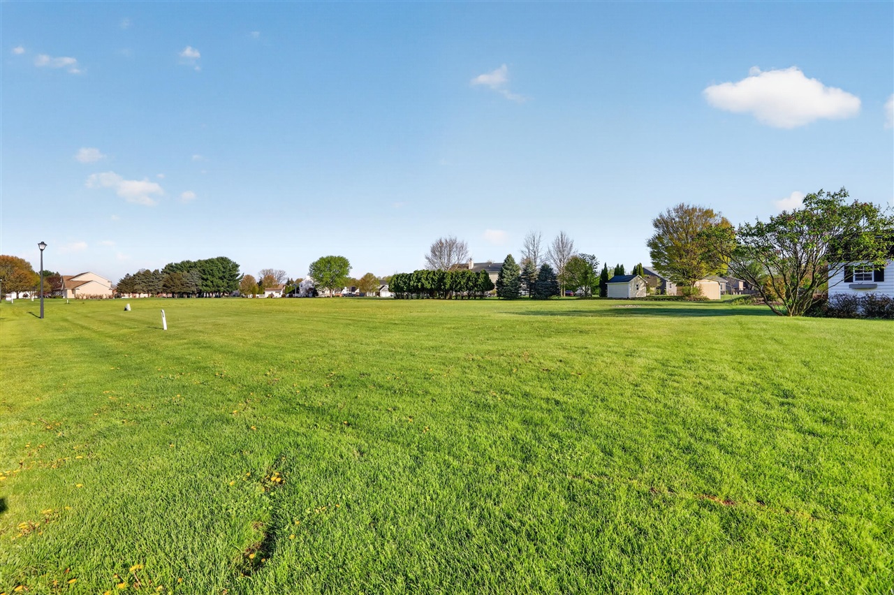 838 Maple Meadows Avenue, Vicksburg, MI, 49097-1515