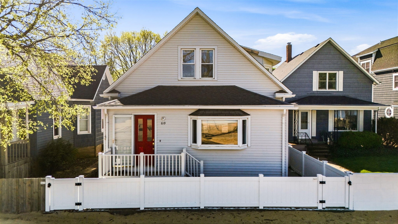 619 Lake Street, Saint Joseph, MI, 49085-1075