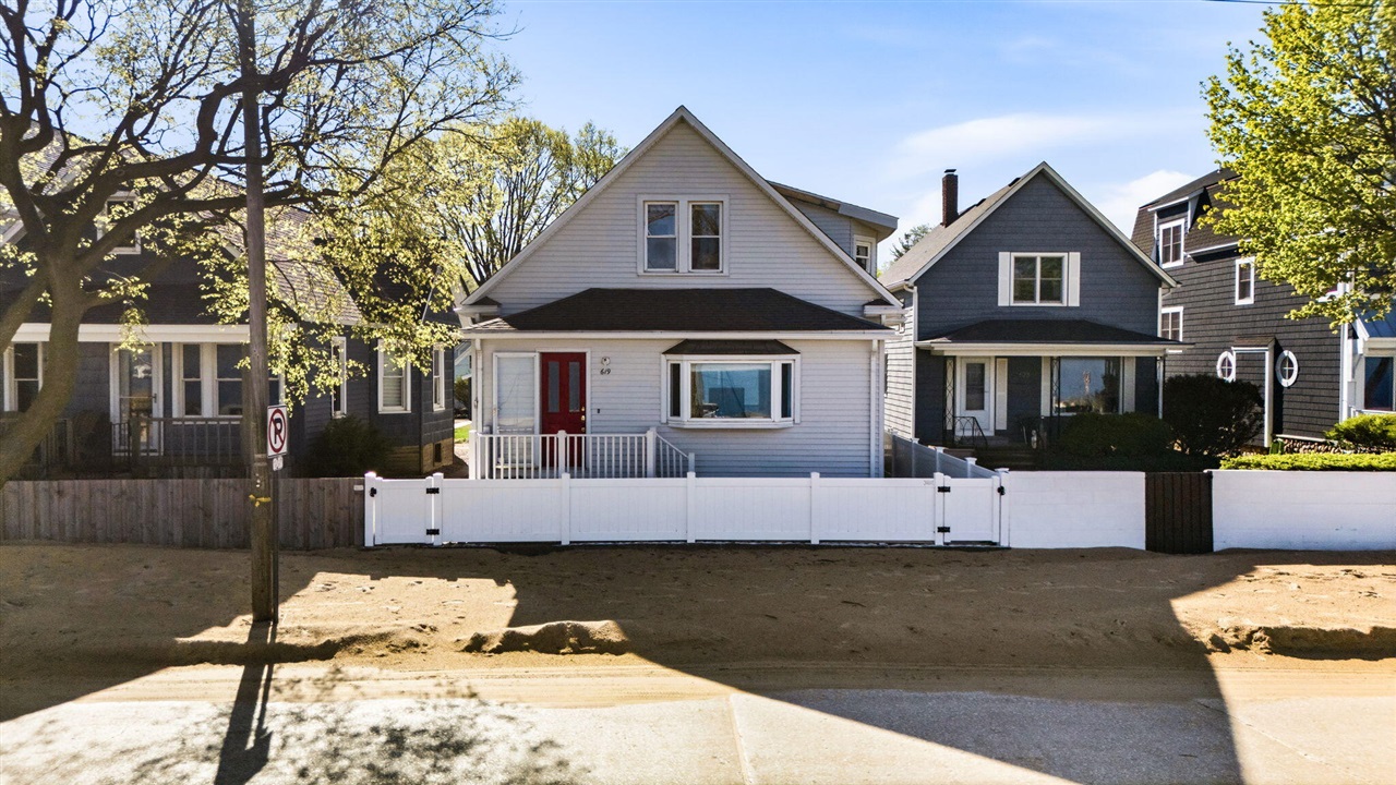 619 Lake Street, Saint Joseph, MI, 49085-1075