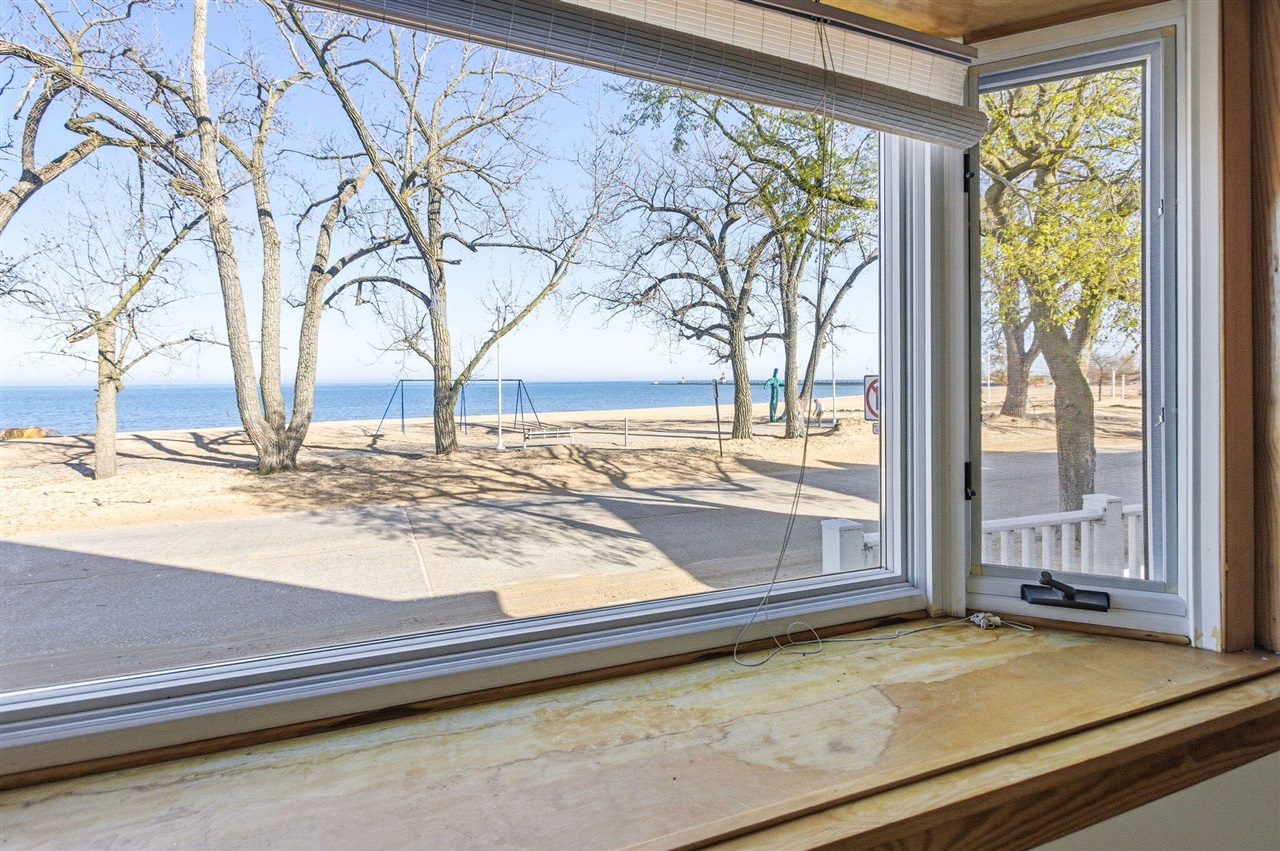 619 Lake Street, Saint Joseph, MI, 49085-1075