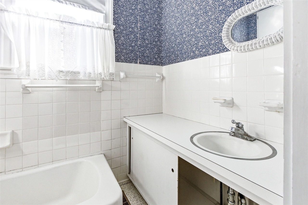 619 Lake Street, Saint Joseph, MI, 49085-1075