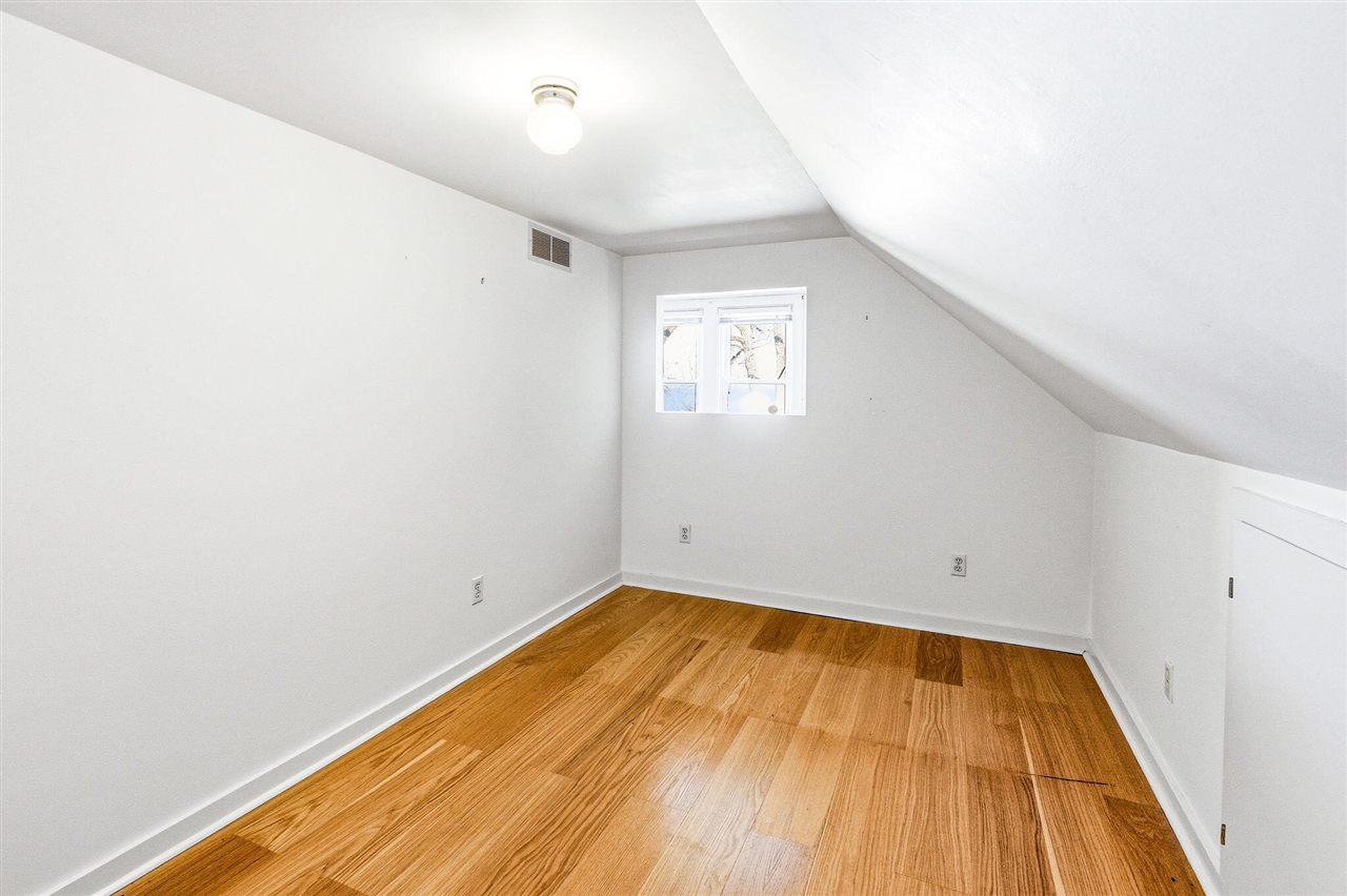 619 Lake Street, Saint Joseph, MI, 49085-1075