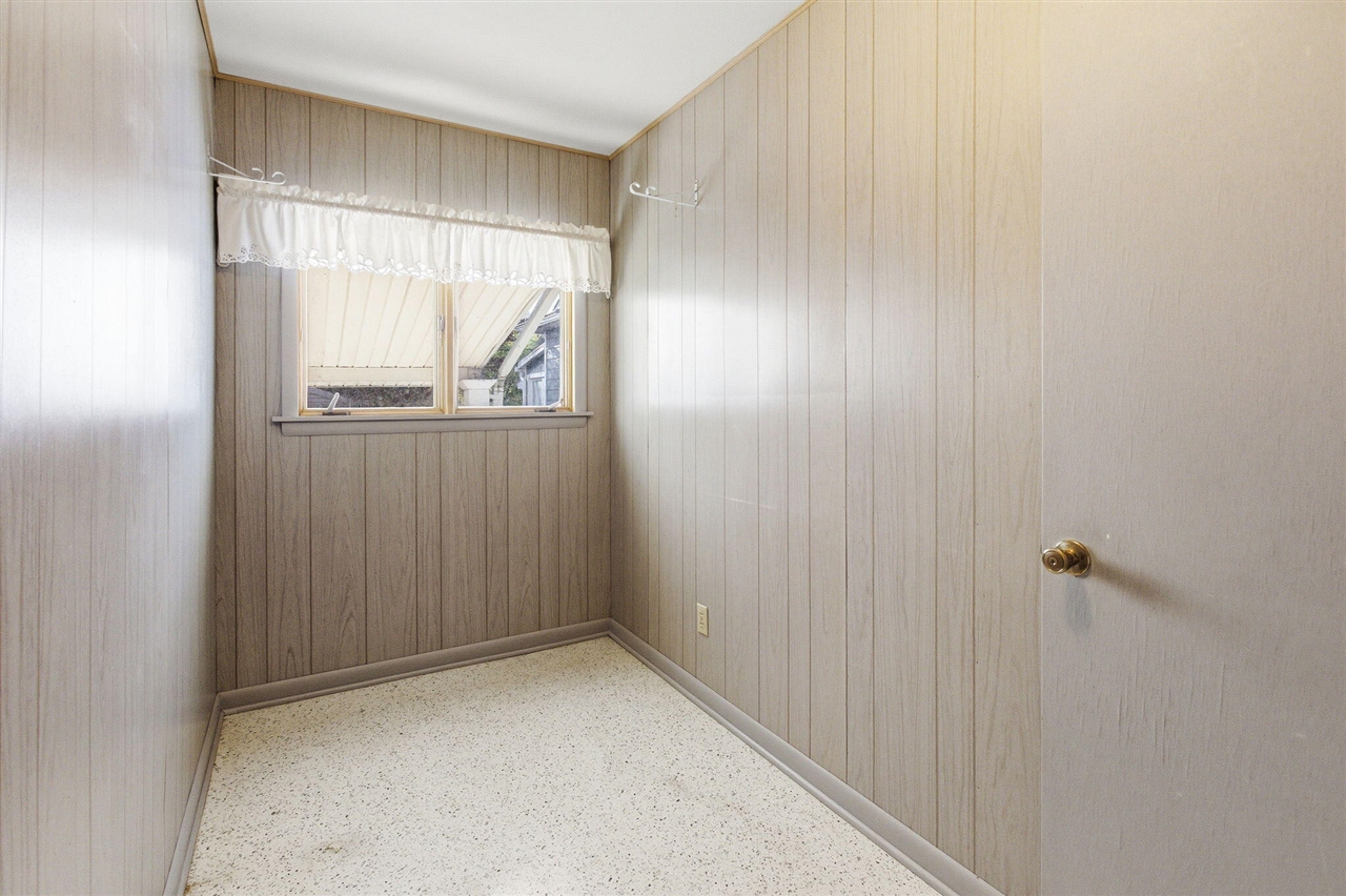 619 Lake Street, Saint Joseph, MI, 49085-1075