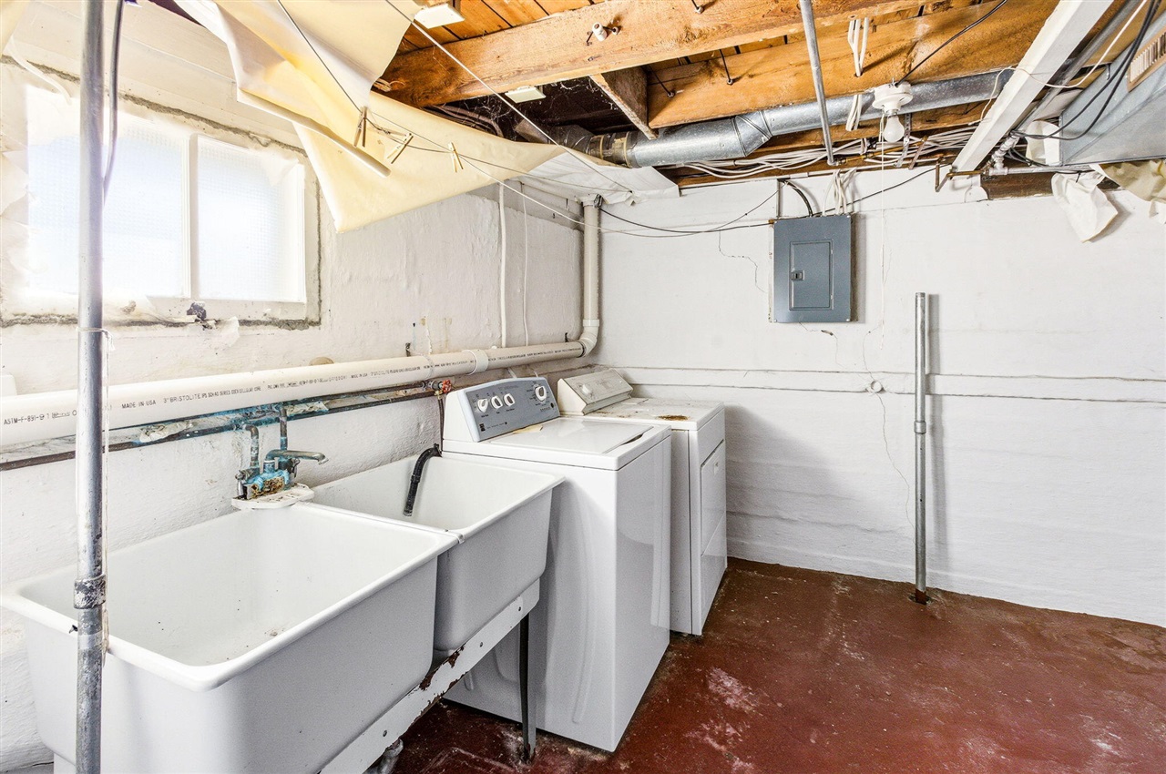 619 Lake Street, Saint Joseph, MI, 49085-1075