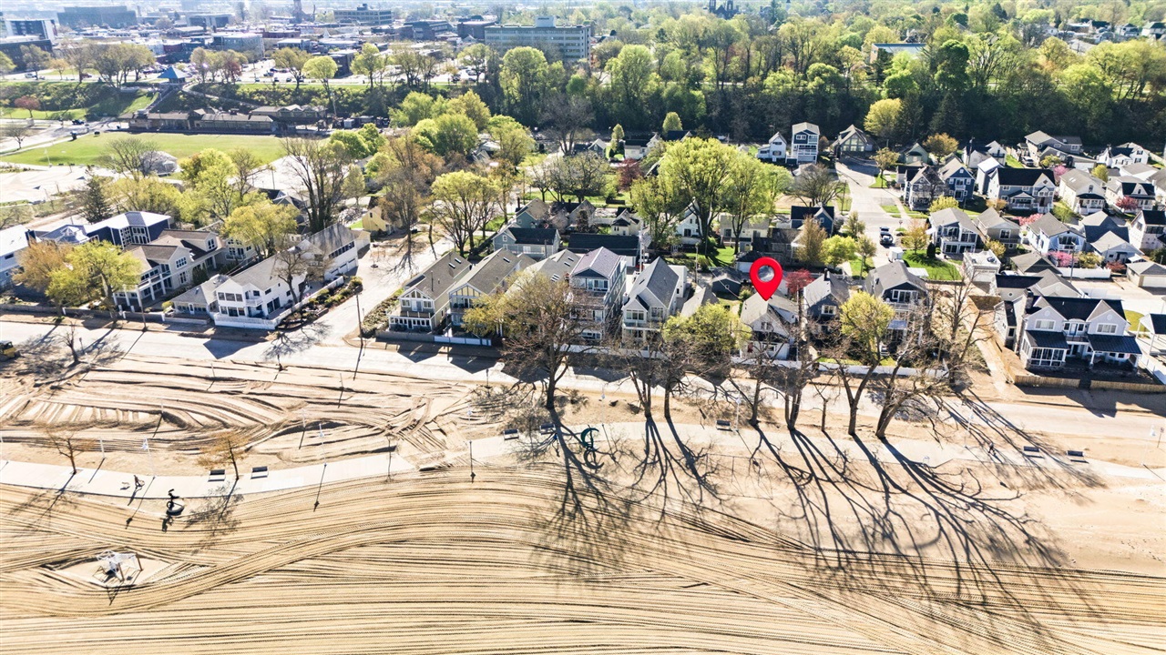 619 Lake Street, Saint Joseph, MI, 49085-1075