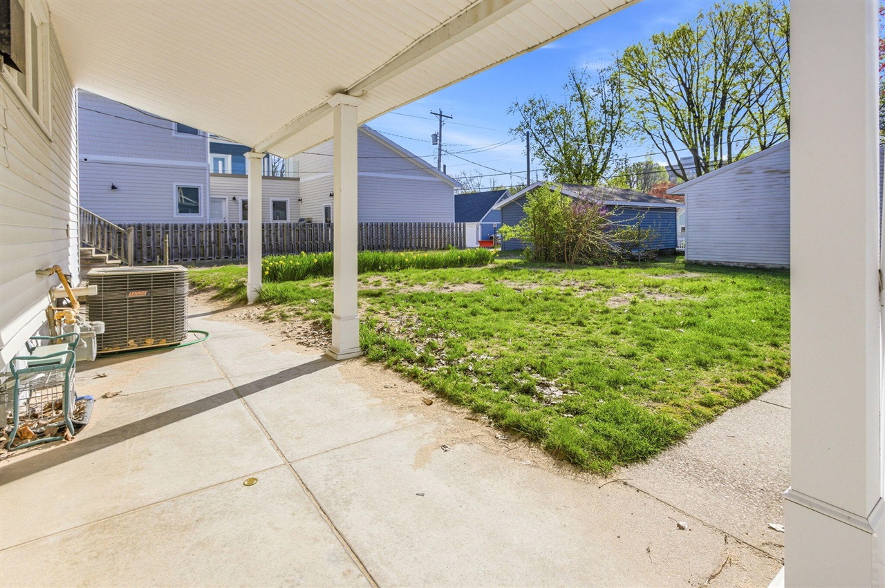 619 Lake Street, Saint Joseph, MI, 49085-1075