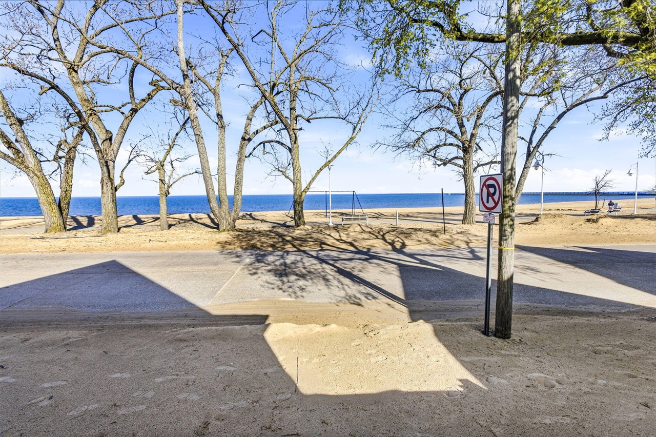 619 Lake Street, Saint Joseph, MI, 49085-1075