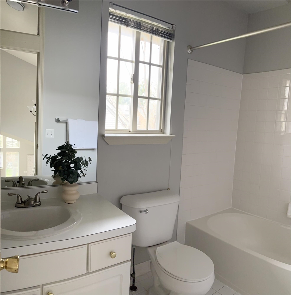 5611 Versailles Avenue, Ann Arbor, MI, 48103-9084