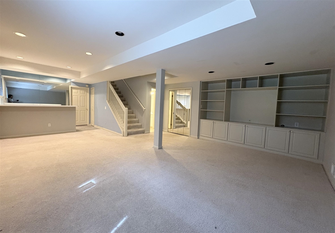 5611 Versailles Avenue, Ann Arbor, MI, 48103-9084