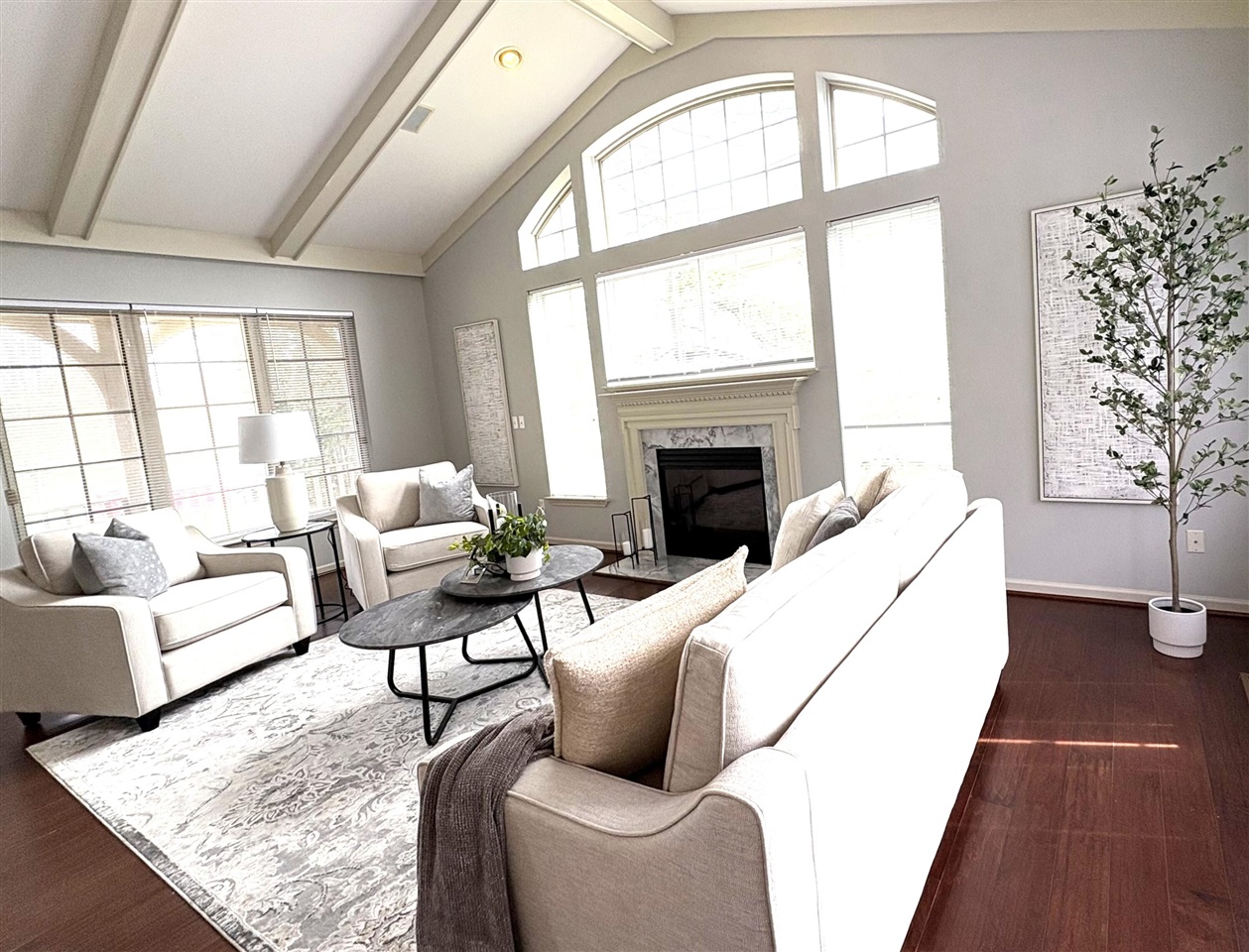 5611 Versailles Avenue, Ann Arbor, MI, 48103-9084