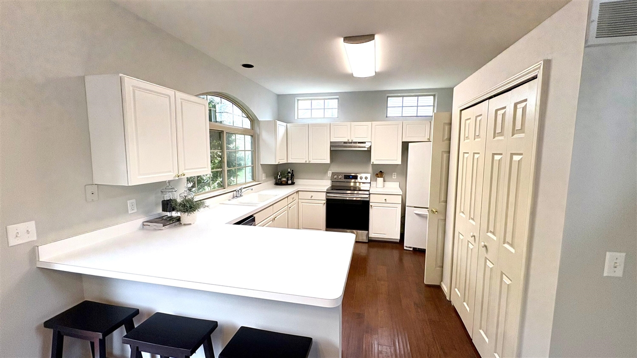 5611 Versailles Avenue, Ann Arbor, MI, 48103-9084