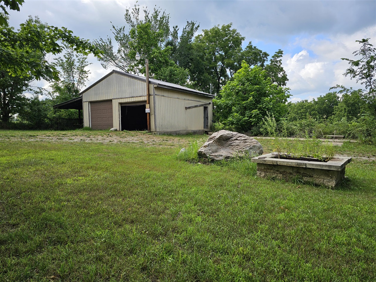 4th image of 8475 Ross Rd, Muir, MI 48860 | MLS# 70526248