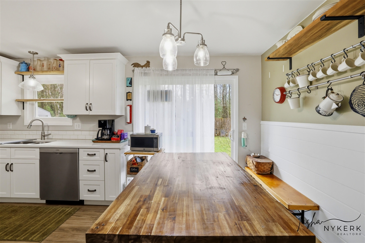 2467 Fenner Road, Muskegon, MI, 49445