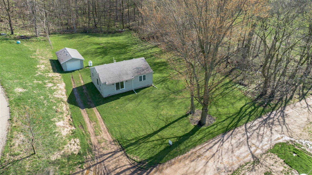 157 Peterson Drive, Gobles, MI, 49055-9704