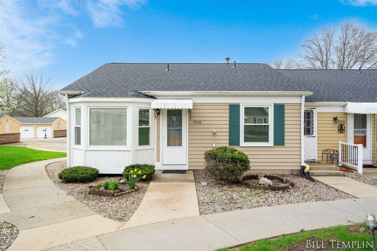 998 Village Lane, Jenison, MI, 49428-8338