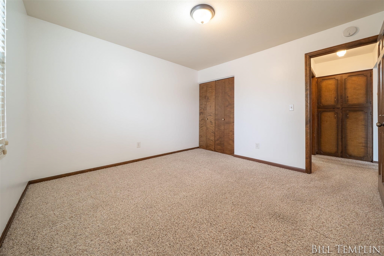 998 Village Lane, Jenison, MI, 49428-8338