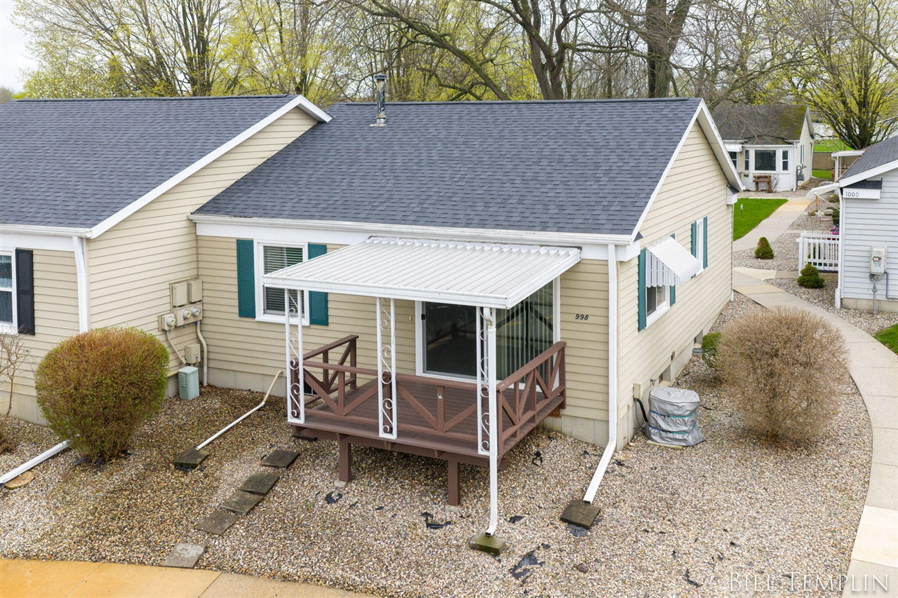 998 Village Lane, Jenison, MI, 49428-8338