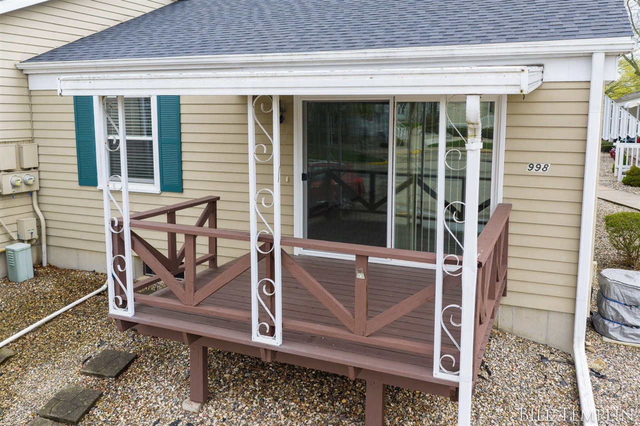 998 Village Lane, Jenison, MI, 49428-8338