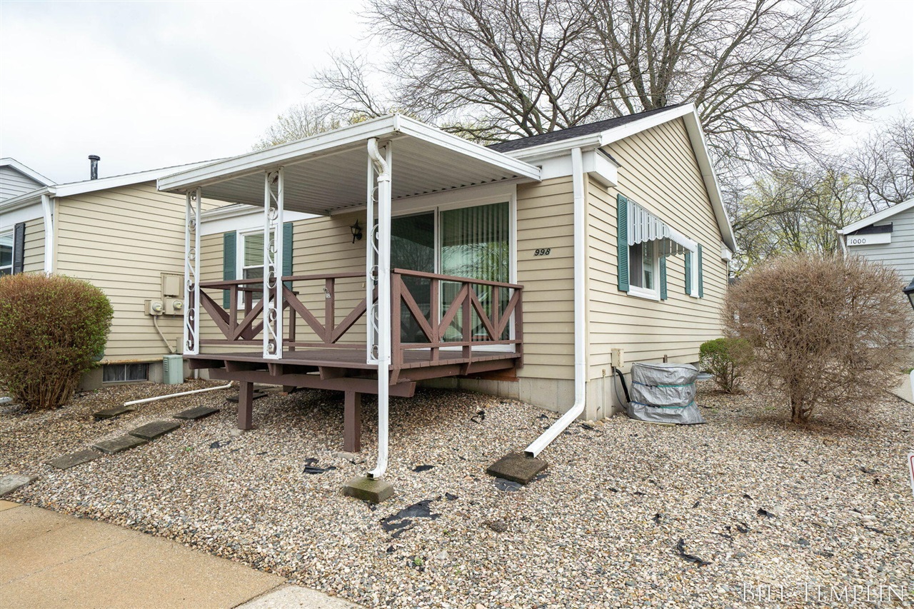 998 Village Lane, Jenison, MI, 49428-8338