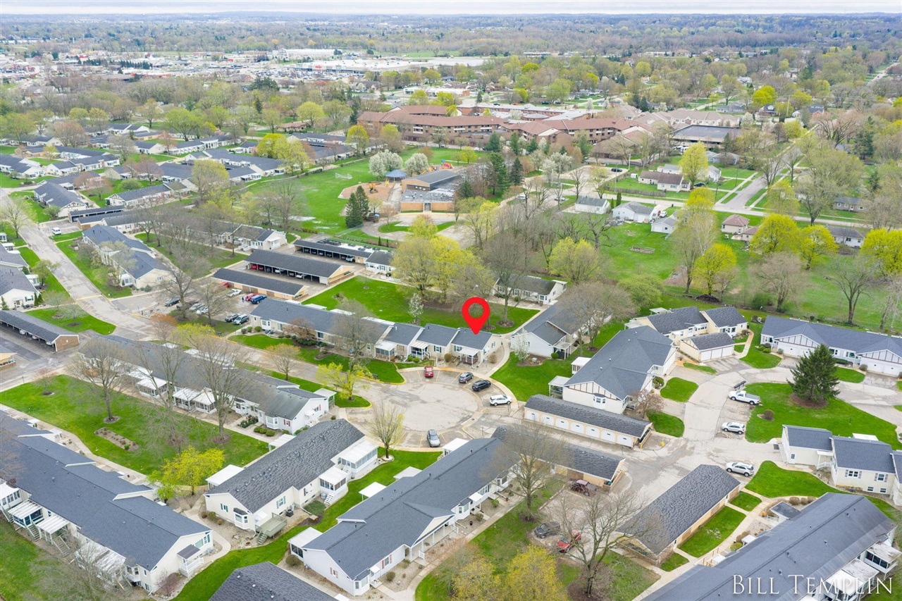 998 Village Lane, Jenison, MI, 49428-8338