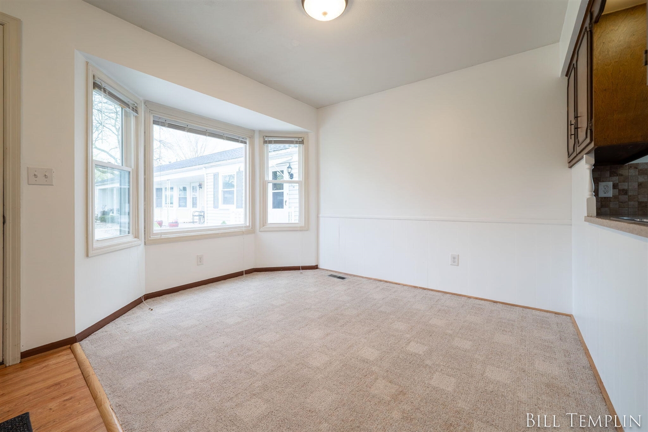 998 Village Lane, Jenison, MI, 49428-8338
