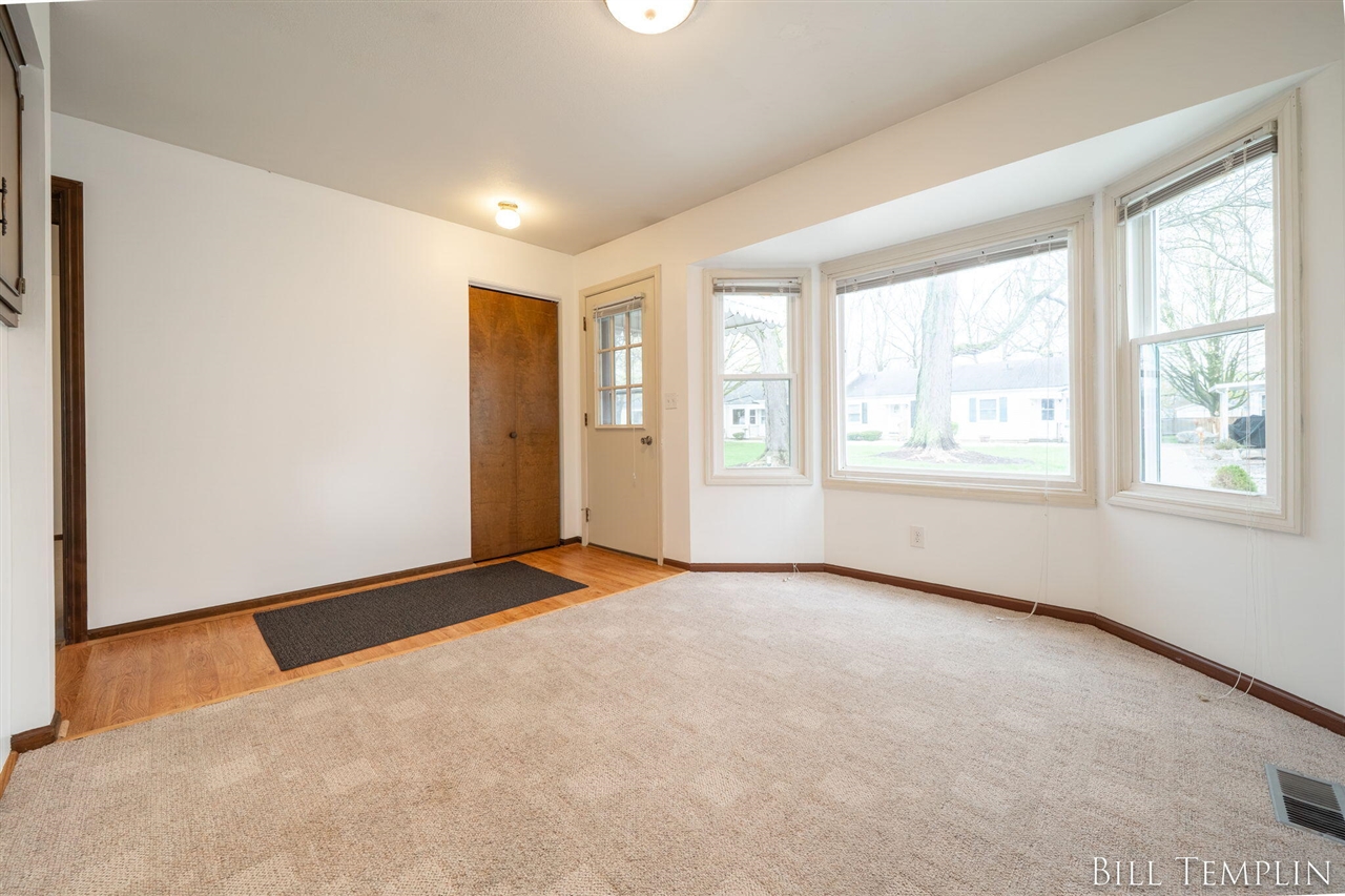 998 Village Lane, Jenison, MI, 49428-8338