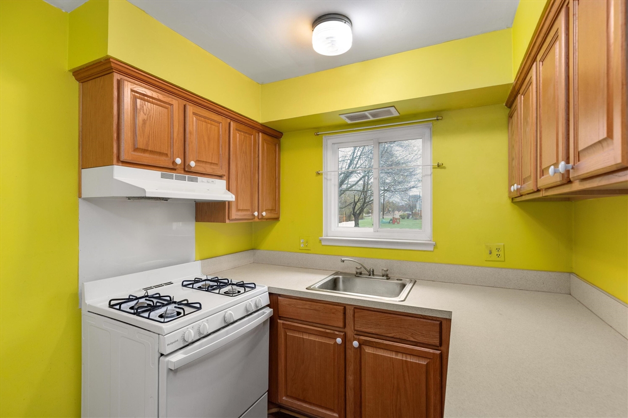 3045 Elstead Street, Auburn Hills, MI, 48326