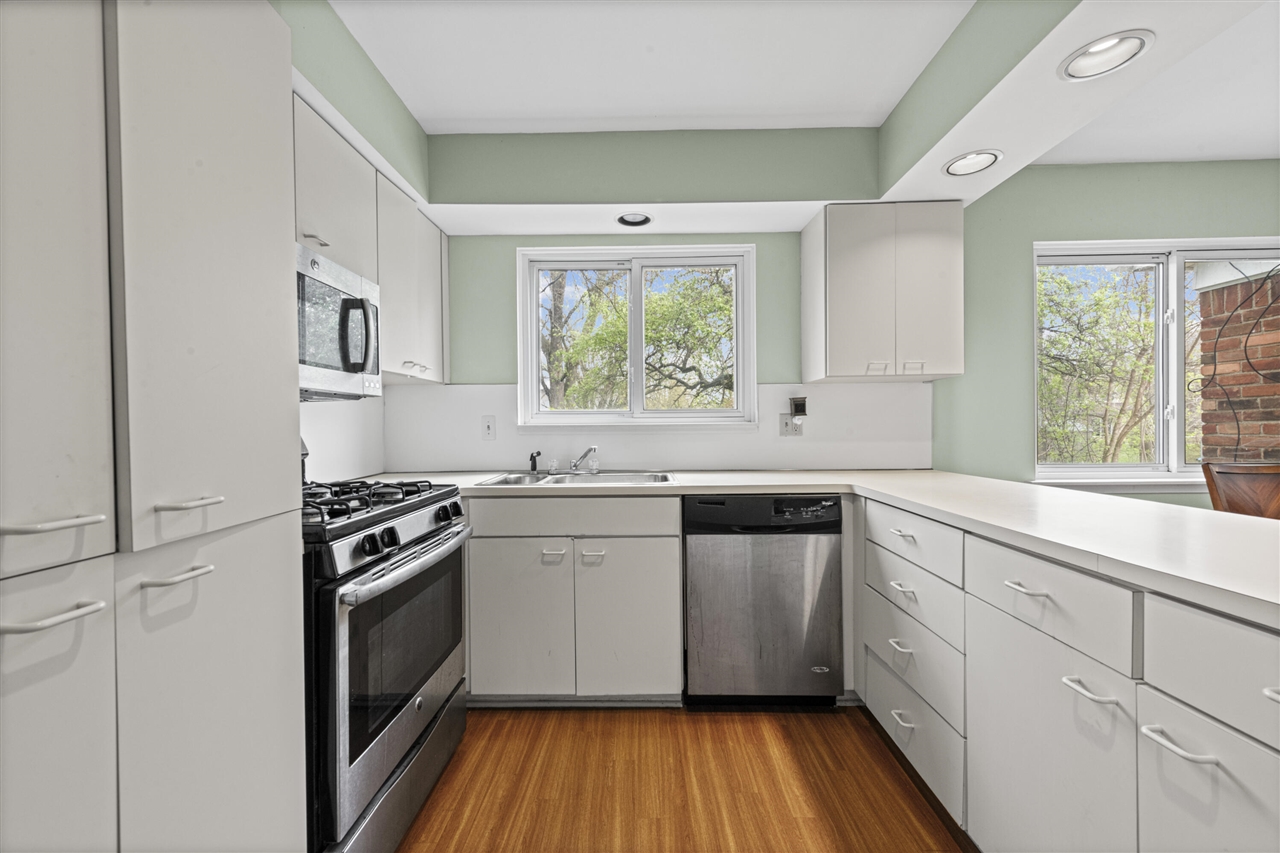 7023 Wild Ridge Lane, West Bloomfield, MI, 48322-4004