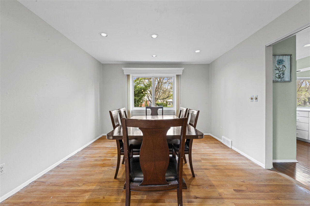 7023 Wild Ridge Lane, West Bloomfield, MI, 48322-4004