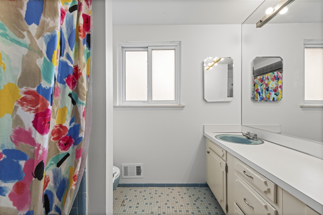 7023 Wild Ridge Lane, West Bloomfield, MI, 48322-4004