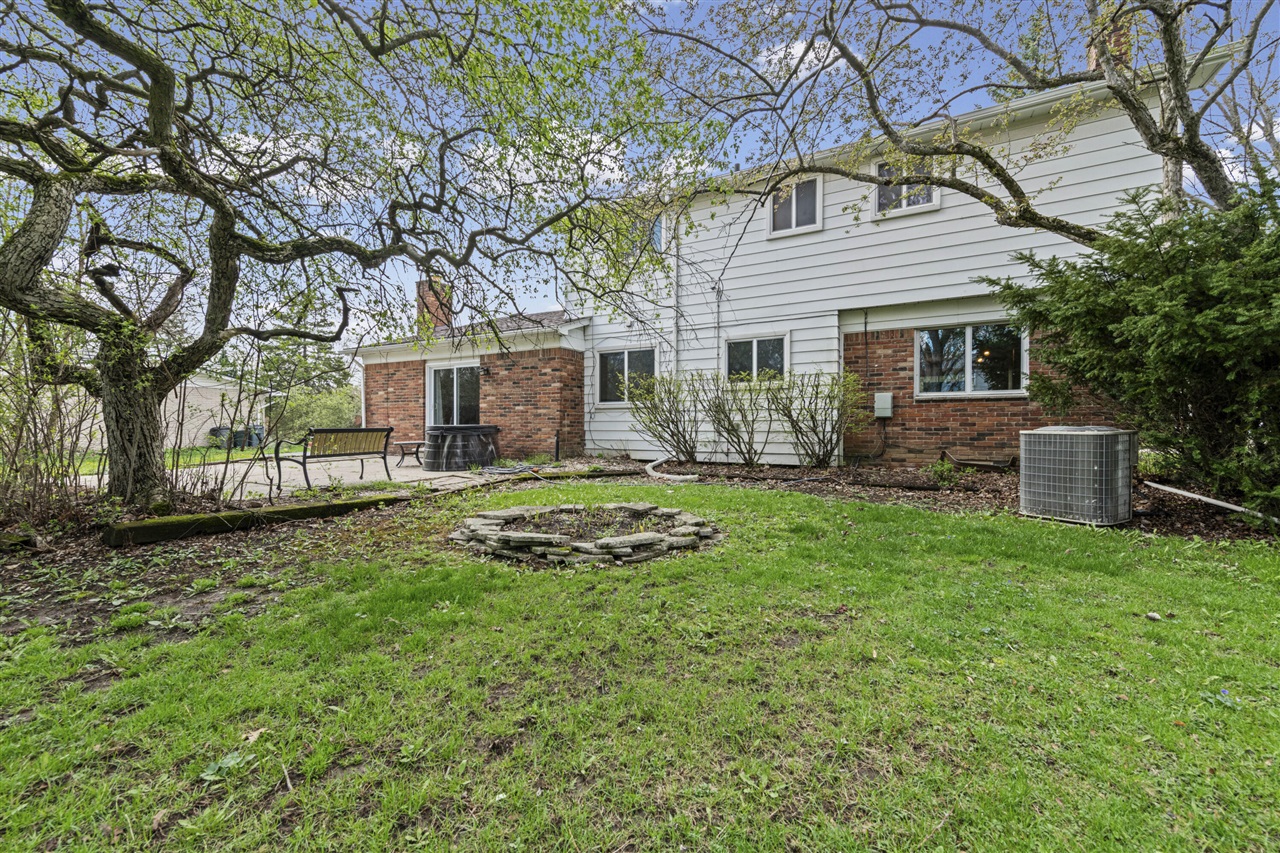 7023 Wild Ridge Lane, West Bloomfield, MI, 48322-4004