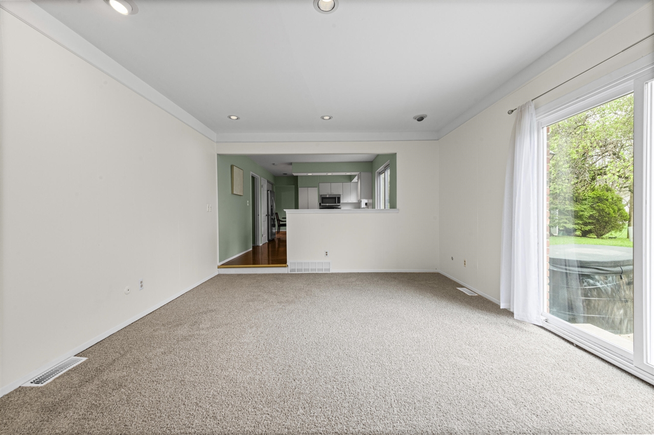 7023 Wild Ridge Lane, West Bloomfield, MI, 48322-4004